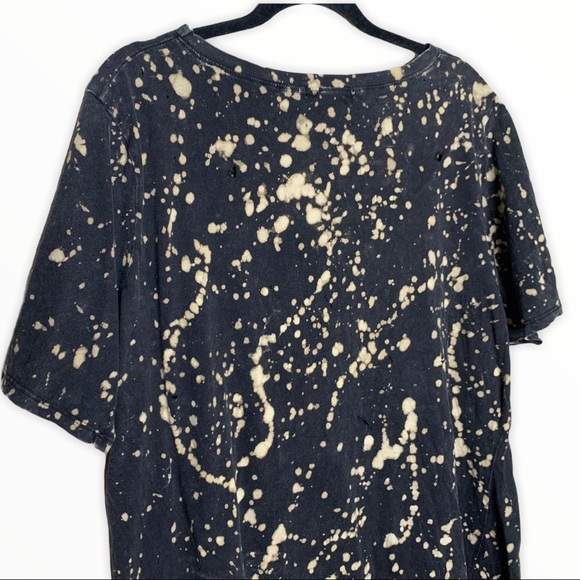 Hand Bleached Graphic Tee V Neck Key Hole - DIY Size 16 - Picture 6 of 10